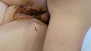 31 Shits - 1.6 kg of frozen shits in pussy - more 1hour