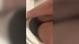 Girl pooping on toilet - video 382