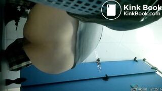 Beauty having diarrhea secretly photographed