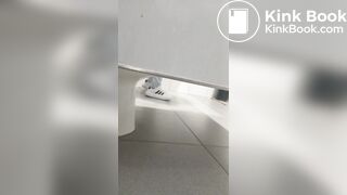 MUJER CON DIARREA #1