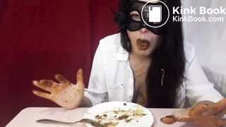 PAWG enjoys her shitty meal