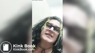 Milf pissing - video 12
