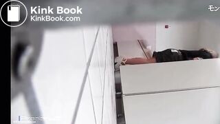 girl pissing and poping in the Toilette