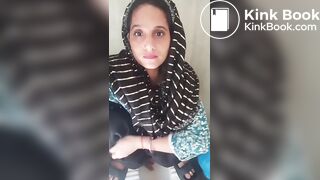 Indian Girl Pooping - video 4