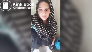 Indian Girl Pooping - video 4