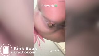 Girl pooping on toilet - video 37