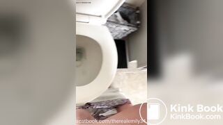 Girl pooping on toilet - video 356