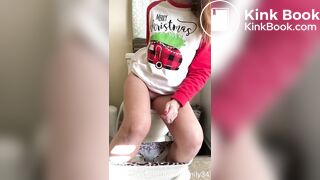Girl pooping on toilet - video 356