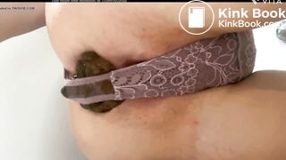 Girl poop 1 - video 8