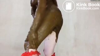 Scat bodypaint