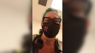Milf toilet - video 3