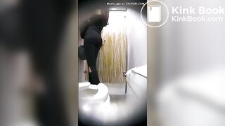 girl pissing and pooping in the toilette - video 23