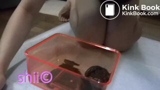 Asian girl Pooping