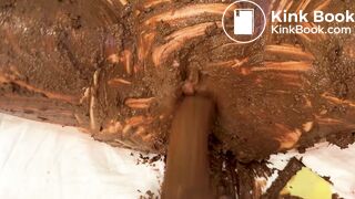 31SHITS-1.6 KG OF SHITS - filled pussy, fucked dildo
