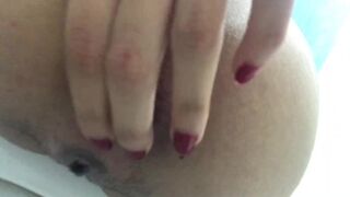 Novinha brasileira cagando, mais em nosso telegrm