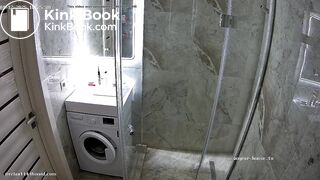 GIRL DESPERATE PEE AND PLOPS