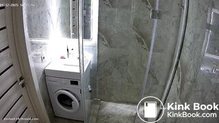 GIRL DESPERATE PEE AND PLOPS