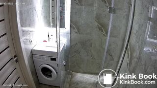 GIRL DESPERATE PEE AND PLOPS