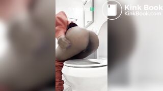 Girl pooping on toilet - video 303