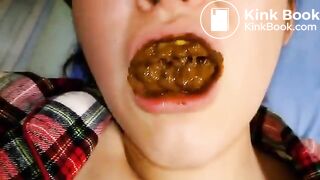 Esposa masticando su caviar