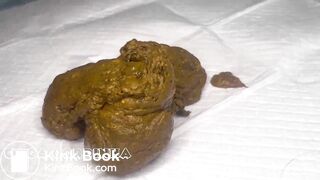 Chubby Dressed in Yellow Poops
