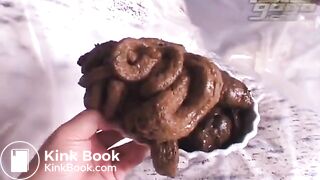 Japanese girl poops an incredible amount