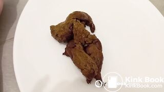 Sexy milf does a creamy poop