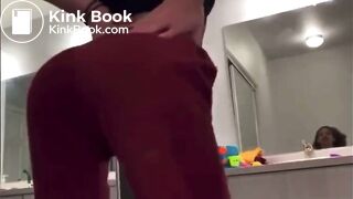 LightSkin Ebony Shitting