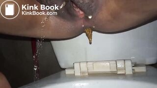 Aunty shitting - video 2