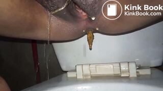 Aunty shitting - video 2