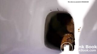 Girl pooping - video 844