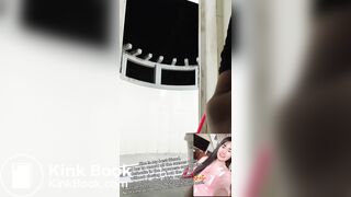 Girl's pooping without closing or locking the door