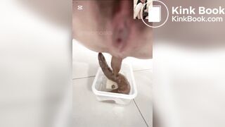 Japanese twitter Girl Pooping
