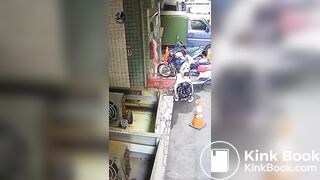 Japan girl public poop