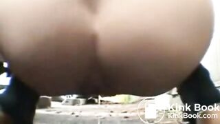 Girl pooping - video 859