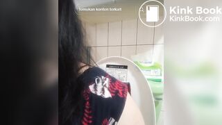 Compilation girl pooping and farting in the toilet