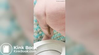 Saggy Fat Whore takes a shit