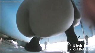 Chinese gril diarrhea in toilet - video 2