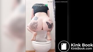 Girl poop - video 226