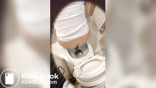 Wife Shits and Farts in Spy Camera