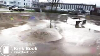 Shitting in the skatepark