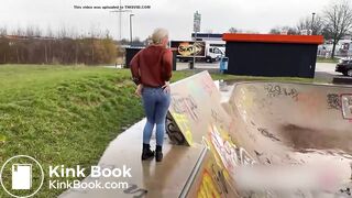 Shitting in the skatepark