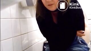 GIRL STRUGGLES TO PUSH HUGE POOP IN PUBLIC