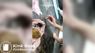 pretty blonde poop 1
