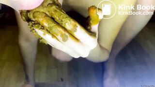 Hot girl shitting, eating it, and smearing it