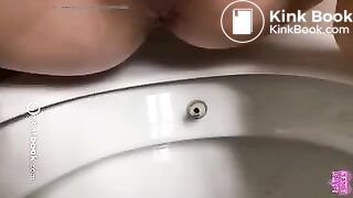 toilet sluge girl