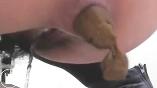 Japanese woman's toilet scene - video 14