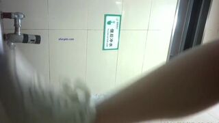 spy camera asian girl pee and shit.video_545