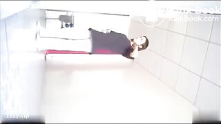 spy camera asian girl pee and shit.video_1363