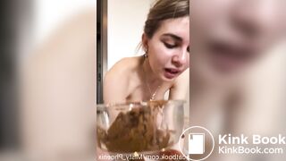Hot girl shitting - video 137